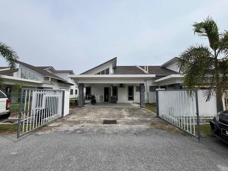 Rumah Berkembar untuk Dijual di Kampung Batu 9 Kebun Baru (Telok Panglima Garang) - Kartini Khairi - Exterior - PropertyGuru.com.my