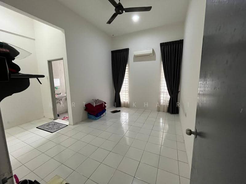 Rumah Berkembar untuk Dijual di Kampung Batu 9 Kebun Baru (Telok Panglima Garang) - Kartini Khairi - Interior - PropertyGuru.com.my