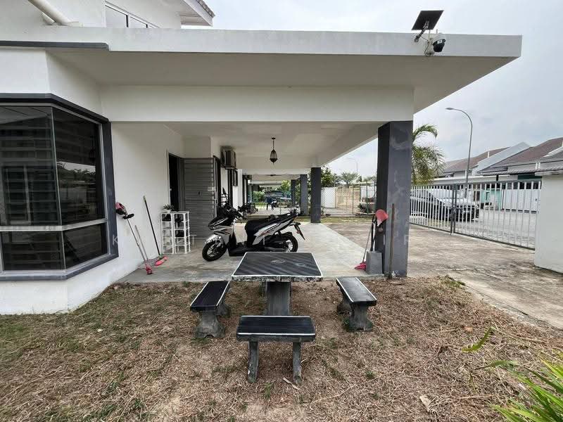 Rumah Berkembar untuk Dijual di Kampung Batu 9 Kebun Baru (Telok Panglima Garang) - Kartini Khairi - Exterior - PropertyGuru.com.my