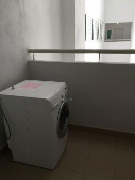 Kediaman Servis untuk Dijual di V Residence 3 @ Sunway Velocity - Rina . - Balcony - PropertyGuru.com.my