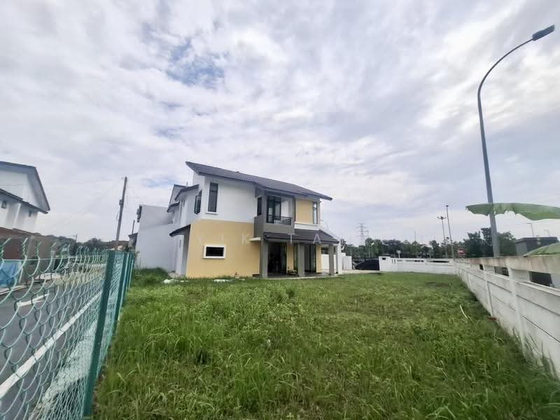 Rumah Teres 2-Tingkat untuk Dijual di Bandar Tiram (Ulu Tiram) - Yik Tat - Exterior - PropertyGuru.com.my