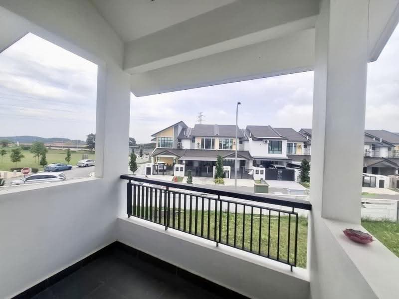 Rumah Teres 2-Tingkat untuk Dijual di Bandar Tiram (Ulu Tiram) - Yik Tat - Balcony - PropertyGuru.com.my