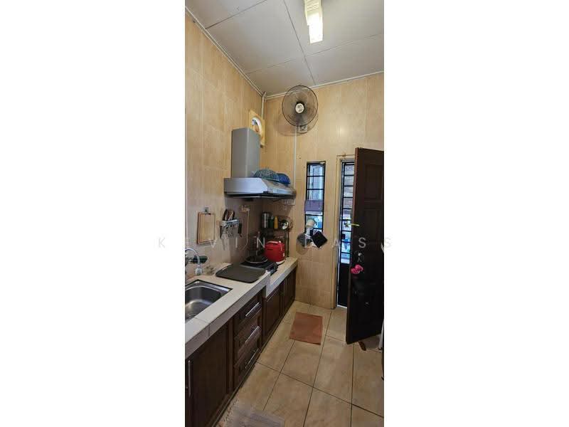 Rumah Teres 2-Tingkat untuk Dijual di Kota Kemuning (Shah Alam) - Kevin Dass - Kitchen - PropertyGuru.com.my