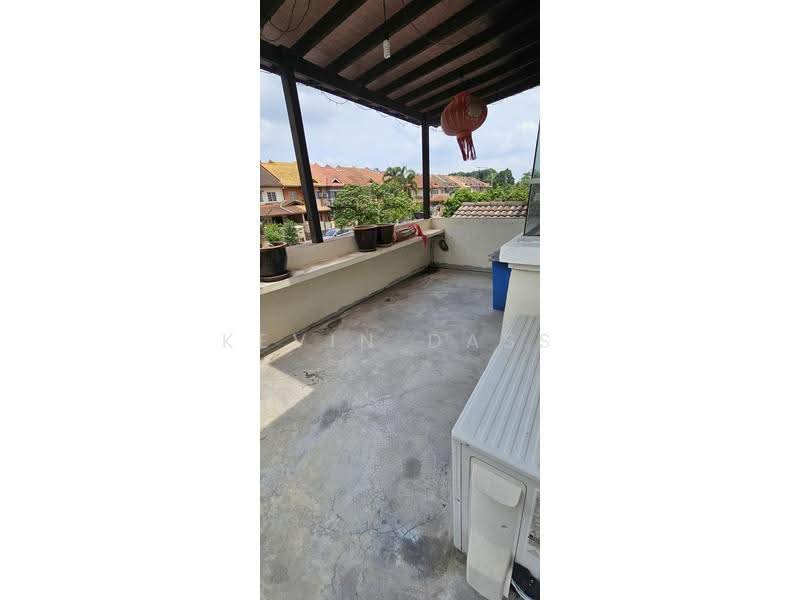 Rumah Teres 2-Tingkat untuk Dijual di Kota Kemuning (Shah Alam) - Kevin Dass - Balcony - PropertyGuru.com.my