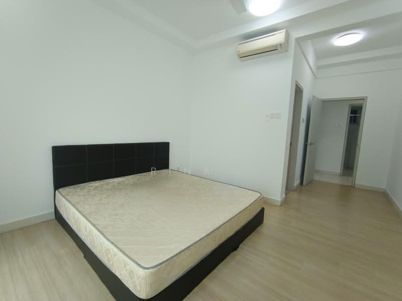 Service Residence for Sale at V Residence 3 @ Sunway Velocity - Rina . - Bedroom - PropertyGuru.com.my