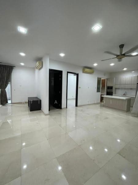 Rumah Berkembar untuk Disewa di Duta Tropika (Batu) - Afiqah zaidi - Living Room - PropertyGuru.com.my