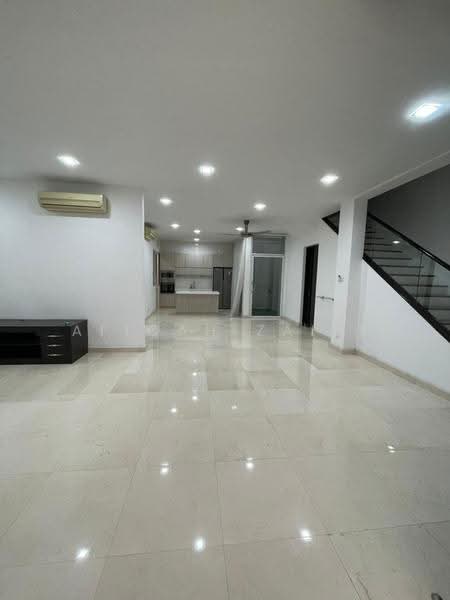 Rumah Berkembar untuk Disewa di Duta Tropika (Batu) - Afiqah zaidi - Living Room - PropertyGuru.com.my
