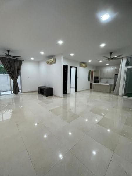 Rumah Berkembar untuk Disewa di Duta Tropika (Batu) - Afiqah zaidi - Living Room - PropertyGuru.com.my
