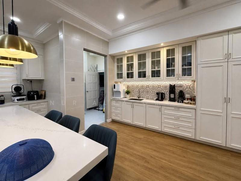 Rumah Berkembar untuk Dijual di Bukit Jelutong (Shah Alam) - Nur Alia Omar - Kitchen - PropertyGuru.com.my