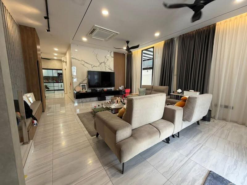 Rumah Kluster untuk Dijual di Masai (Johor) - Queenie Ng - Living Room - PropertyGuru.com.my