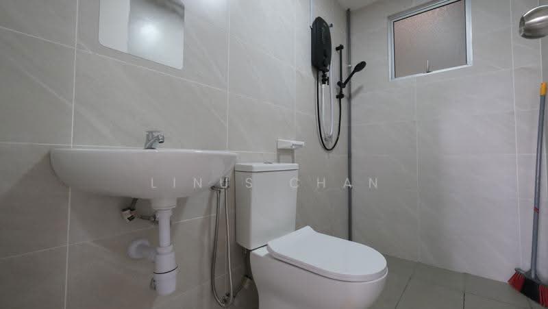 Kondominium untuk Disewa di Pitta Residensi - Linus Chan - Bathroom - PropertyGuru.com.my