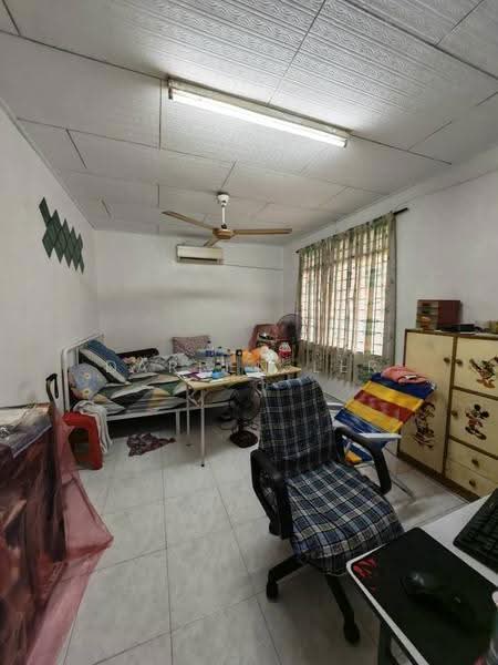 Rumah Teres 2-Tingkat untuk Dijual di Taman Puteri Wangsa (Ulu Tiram) - Darren Ler - Bedroom - PropertyGuru.com.my