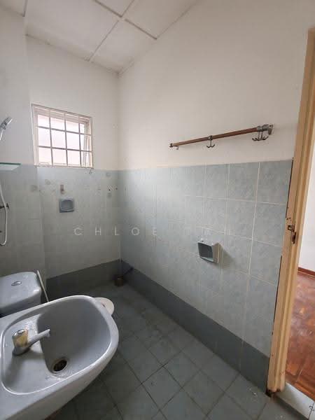 Rumah Teres 2-Tingkat untuk Disewa di Seksyen 32 (Shah Alam) - Chloe Tan - Bathroom - PropertyGuru.com.my