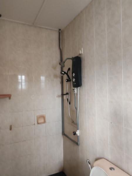 Rumah Teres 2-Tingkat untuk Disewa di Seksyen 32 (Shah Alam) - Chloe Tan - Bathroom - PropertyGuru.com.my