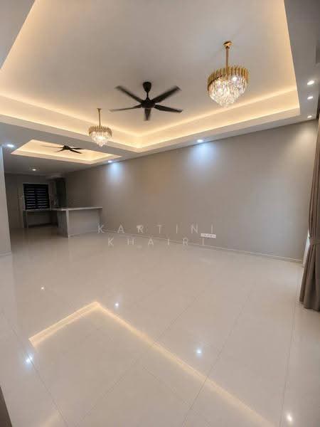 2-storey Terraced House for Rent in Telok Panglima Garang (Selangor) - Kartini Khairi - Living Room - PropertyGuru.com.my