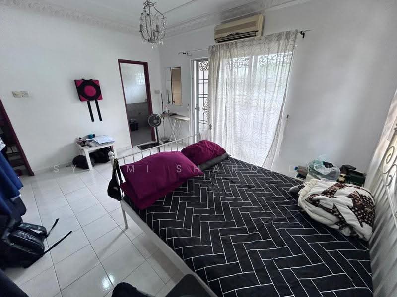 Semi-Detached House for Sale in Seksyen 7 (Shah Alam) - Syahmi Shahordin - Bedroom - PropertyGuru.com.my