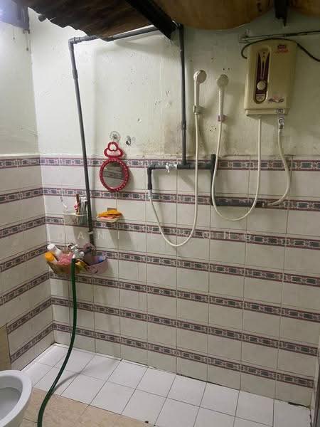 Rumah Flat untuk Dijual di Taman Putri Kulai - Daniel Yong - Bathroom - PropertyGuru.com.my