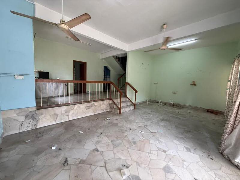 Rumah Berkembar untuk Dijual di Kampung Kebun Teh (Johor Bahru) - Nathan Chan - Living Room - PropertyGuru.com.my