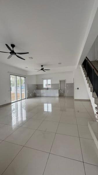 2-storey Terraced House for Rent in Telok Panglima Garang (Selangor) - Kartini Khairi - Living Room - PropertyGuru.com.my