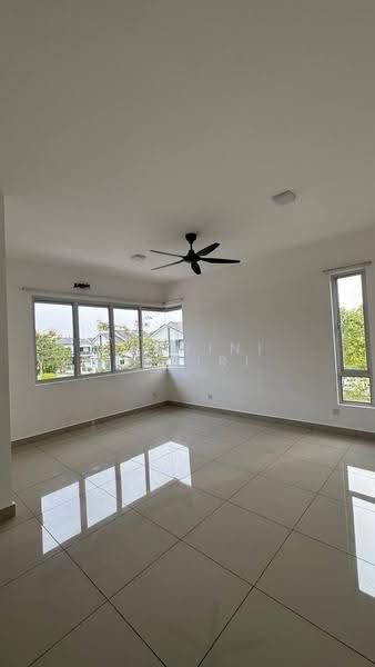 2-storey Terraced House for Rent in Telok Panglima Garang (Selangor) - Kartini Khairi - Living Room - PropertyGuru.com.my