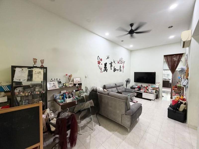 Rumah Teres 1-Tingkat untuk Dijual di Taman Pulai Utama (Skudai) - Finn Aw - Living Room - PropertyGuru.com.my