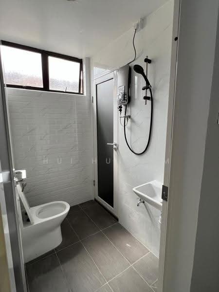 Rumah Teres 2-Tingkat untuk Disewa di Permas Jaya (Johor) - Hui Hui Lim - Bathroom - PropertyGuru.com.my