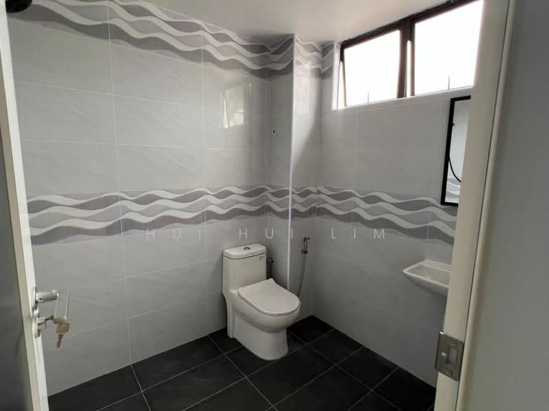 Rumah Teres 2-Tingkat untuk Disewa di Permas Jaya (Johor) - Hui Hui Lim - Bathroom - PropertyGuru.com.my