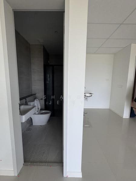 Office for Sale in Kota Damansara (Selangor) - Sharon Jessy - Bathroom - PropertyGuru.com.my