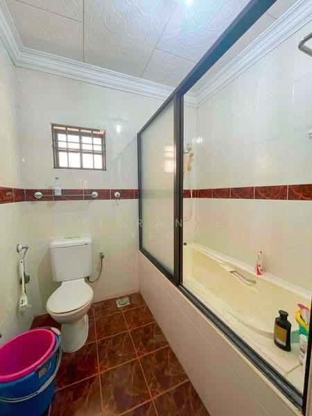 2-storey Terraced House for Sale in Taman Tasik Ria (Tangkak) - Florance Yeo - Bathroom - PropertyGuru.com.my