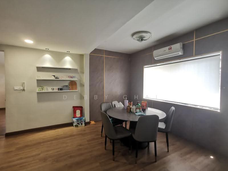 Rumah Teres 2-Tingkat untuk Dijual di Taman Putra Prima (Puchong) - Debby Chai - Dining Room - PropertyGuru.com.my
