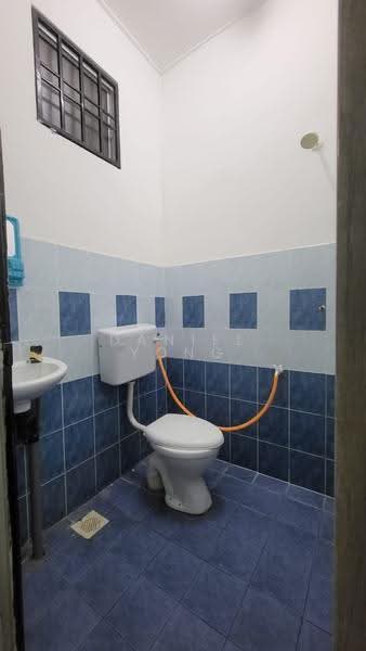 1-storey Terraced House for Sale in Kluang (Johor) - Daniel Yong - Bathroom - PropertyGuru.com.my