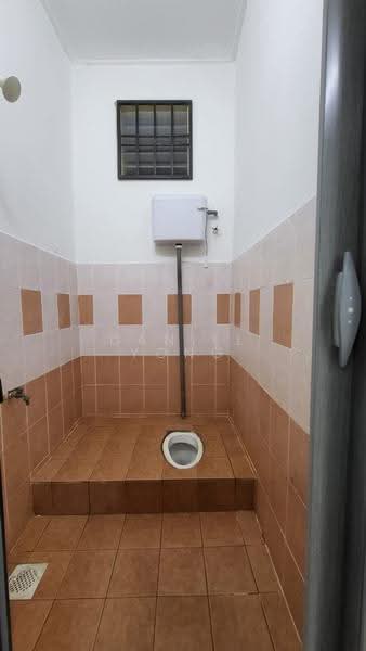 1-storey Terraced House for Sale in Kluang (Johor) - Daniel Yong - Bathroom - PropertyGuru.com.my
