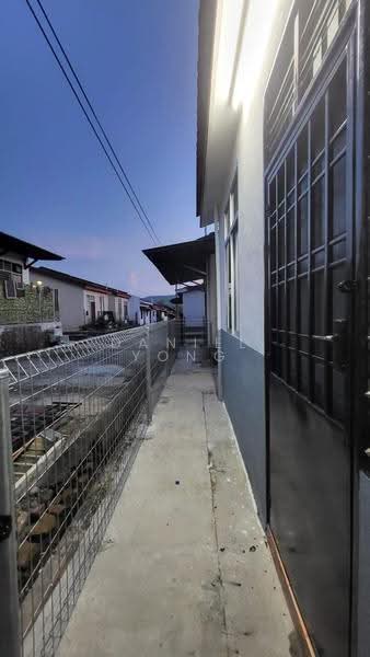 1-storey Terraced House for Sale in Kluang (Johor) - Daniel Yong - Exterior - PropertyGuru.com.my