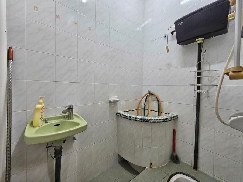 Rumah Berkembar untuk Dijual di Taman Delima (Alor Setar) - Jayden Geh - Bathroom - PropertyGuru.com.my