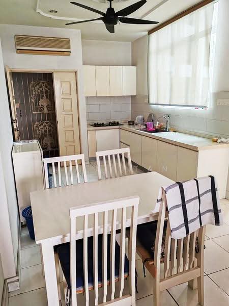 Condominium for Rent at E-Park Condominium - Jerry Tan - Kitchen - PropertyGuru.com.my