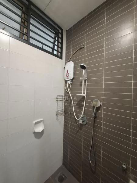 Apartment for Rent at Taman Mount Austin - Sha Saravanan - Bathroom - PropertyGuru.com.my