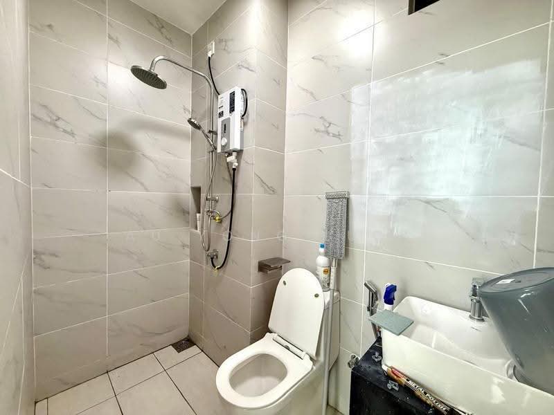 Service Residence for Sale at Space Residency - Au Yong Lucy - Bathroom - PropertyGuru.com.my
