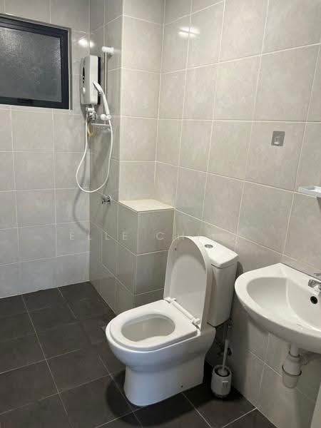 Kediaman Servis untuk Disewa di Duduk Se.Ruang @ Eco Sanctuary - Elle Chiew - Bathroom - PropertyGuru.com.my