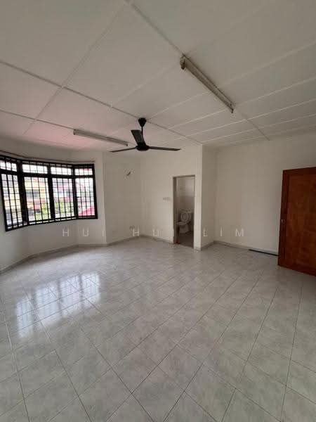 Rumah Teres 2-Tingkat untuk Disewa di Permas Jaya (Johor) - Hui Hui Lim - Living Room - PropertyGuru.com.my
