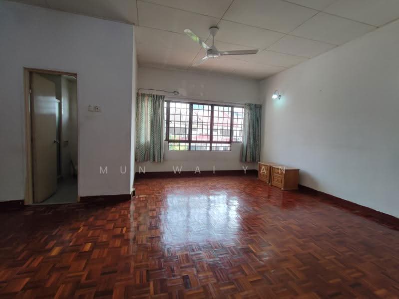 Rumah Teres 2-Tingkat untuk Disewa di Petaling Jaya (Selangor) - Mun Wai Yan - Living Room - PropertyGuru.com.my