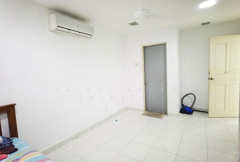 2-storey Terraced House for Sale in Seri Kembangan (Selangor) - Zairul Asrah Zulkefli - Bedroom - PropertyGuru.com.my