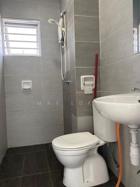 Condominium for Rent at Zeta Deskye (Alam Saujana) - Max Loke - Bathroom - PropertyGuru.com.my