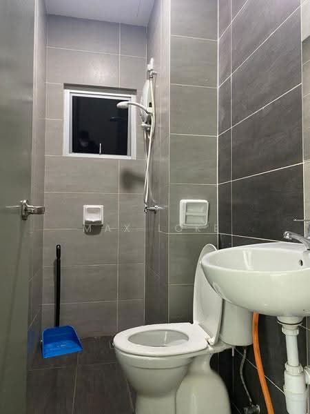 Condominium for Rent at Zeta Deskye (Alam Saujana) - Max Loke - Bathroom - PropertyGuru.com.my