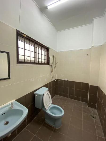 Terraced House for Sale in Usj 4 (Subang Jaya) - Guna Mokhari - Bathroom - PropertyGuru.com.my