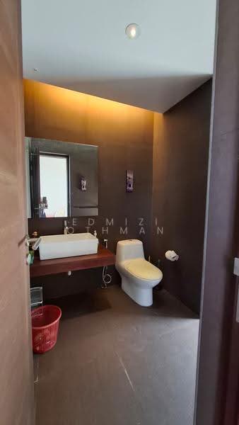 Bungalow House for Sale in Kuantan (Pahang) - Edmizi Othman - Bathroom - PropertyGuru.com.my