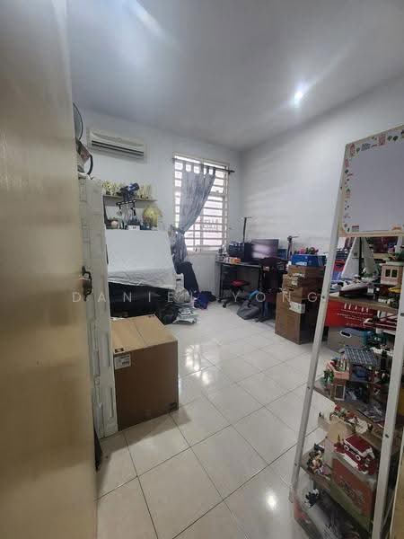 Rumah Teres 1-Tingkat untuk Dijual di Bandar Putra Kulai (Kulai) - Daniel Yong - Study - PropertyGuru.com.my