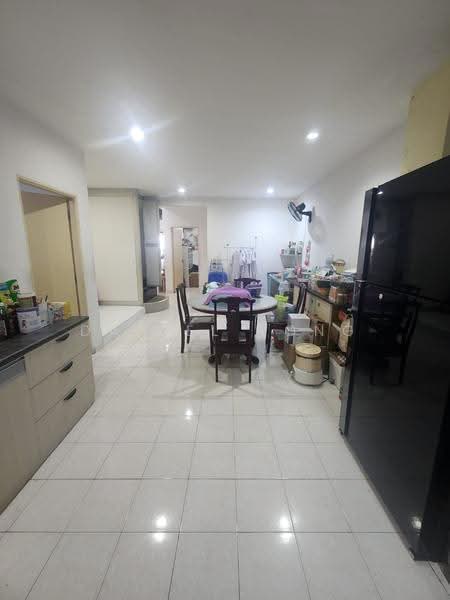 Rumah Teres 1-Tingkat untuk Dijual di Bandar Putra Kulai (Kulai) - Daniel Yong - Kitchen - PropertyGuru.com.my