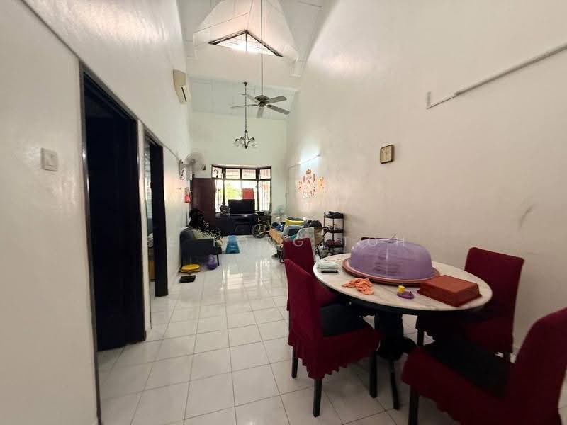 Rumah Teres 1-Tingkat untuk Dijual di Taman Daya (Johor Bahru) - Ee Fong Toh - Living Room - PropertyGuru.com.my