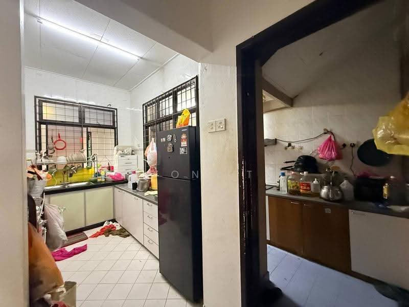 Rumah Teres 1-Tingkat untuk Dijual di Taman Daya (Johor Bahru) - Ee Fong Toh - Kitchen - PropertyGuru.com.my