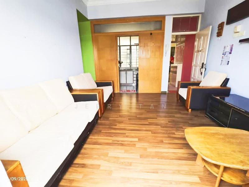 Pangsapuri untuk Disewa di Taman Jubilee Phase 5 - Jerry Tan - Living Room - PropertyGuru.com.my